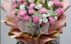 19朵粉色康乃馨·白百合·花泥花束