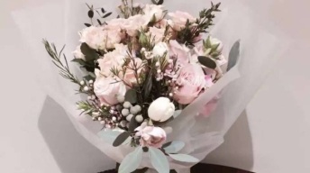 韩式粉色小花束